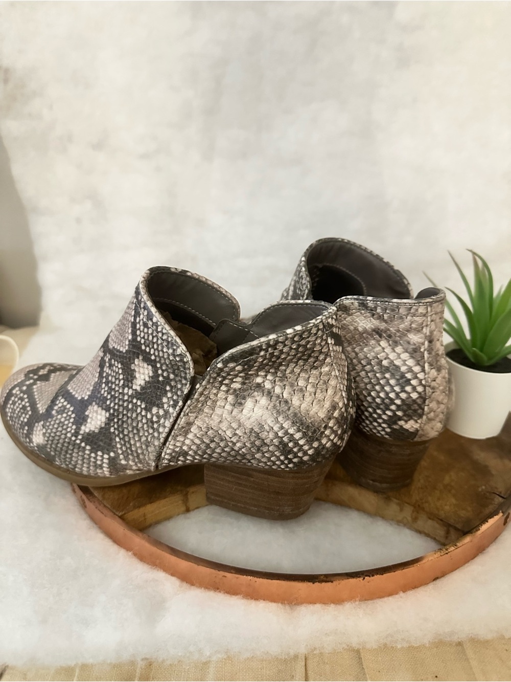 Women’s Fergie Snake-Print Cutout Booties in Grey Y2K